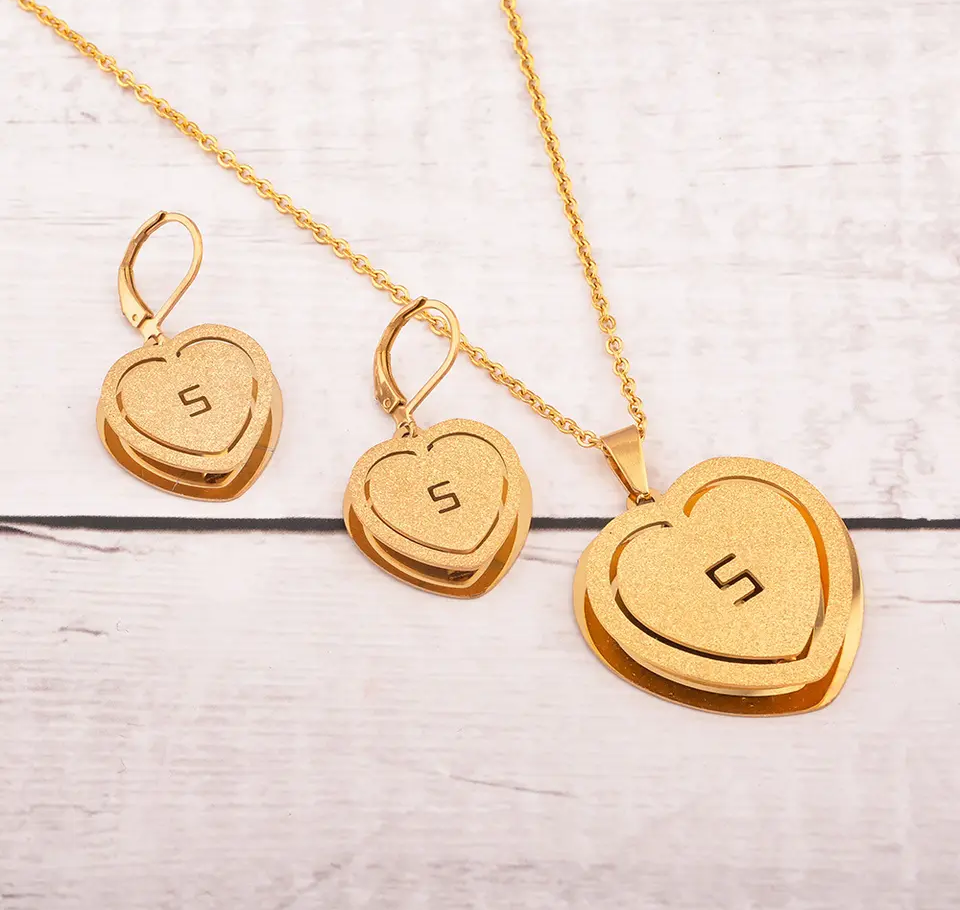 Show your Love with our Beautifully Packaged Jewelry Gift Set - Univercell